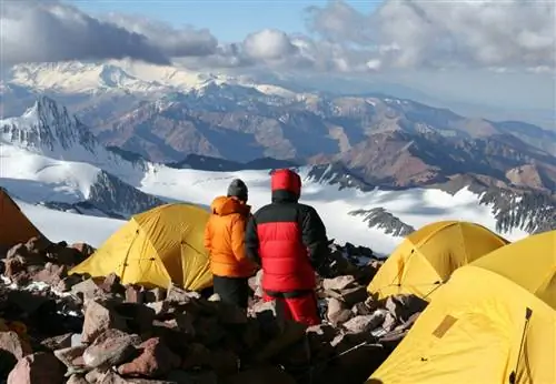 Альпинистский лагерь на Серро Аконкагуа.