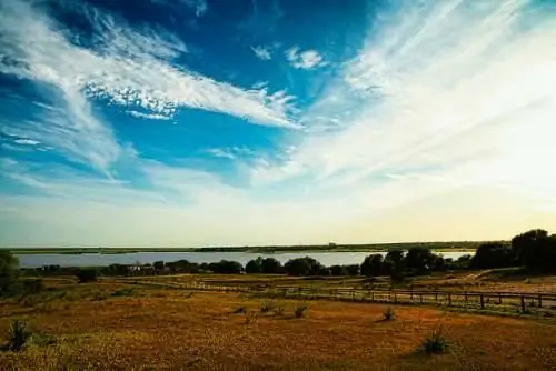 Деэса де Абахо