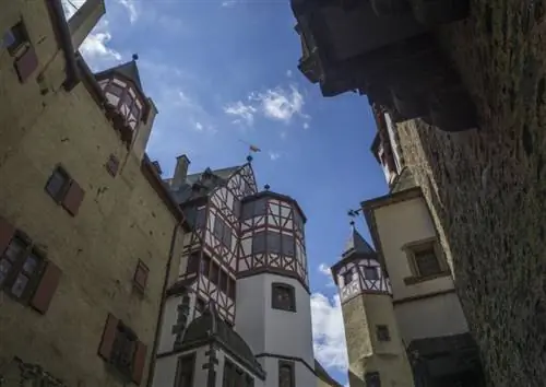 Интерьер замка Эльц, одного из старейших в Германии.