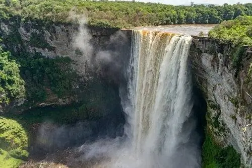 Водопад Кайетур
