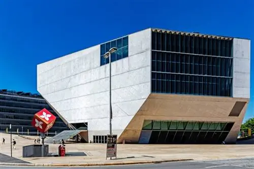 Casa da Música - представительное здание Порту.