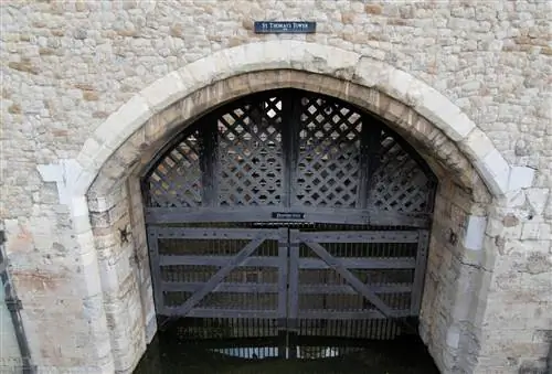 Какова история Ворот предателей в лондонском Тауэре?