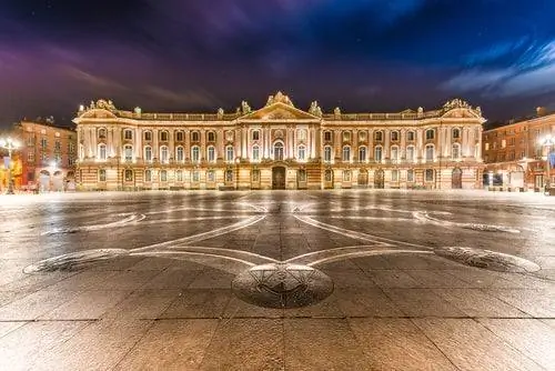 Площадь Капитолия в Тулузе