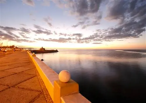 Рассвет на причале в Кампече, Мексика.