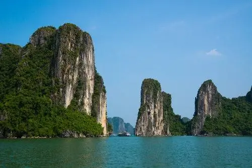 Залив Халонг