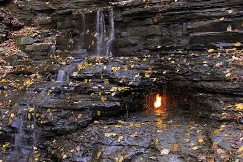 Водопад Вечного огня, уникальное место в Нью-Йорке