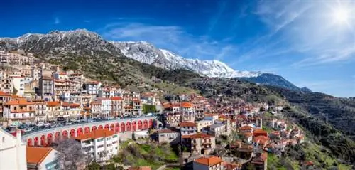 Город в горах, Арахова Греция