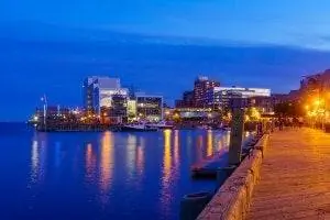 Галифакс ночью в Новой Шотландии