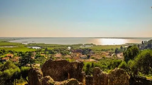 Озеро Массачуколли в Италии.