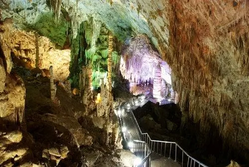 Пещера Фуронг в Китае.