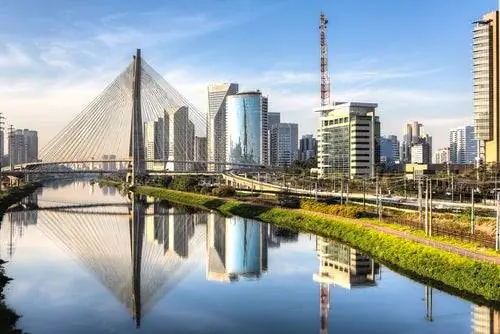 Сан-Паулу - современный город, полный жизни Сан-Паулу - современный город, полный жизни