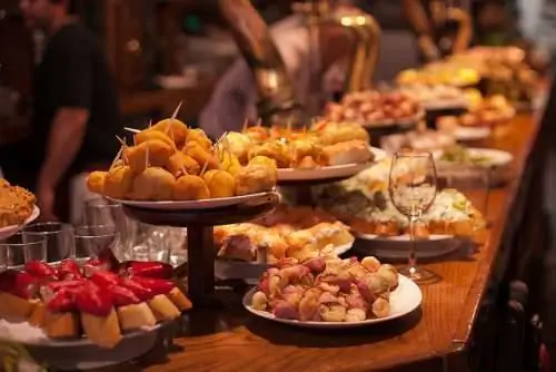 8 испанских городов, куда стоит отправиться за тапас