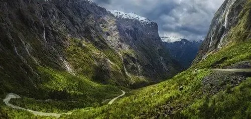 Дорога в Милдфорд-Саунд