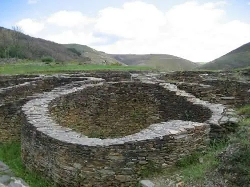Кастро де Сервантес в Лос-Анкаресе Кастро де Сервантес в Лос-Анкаресе