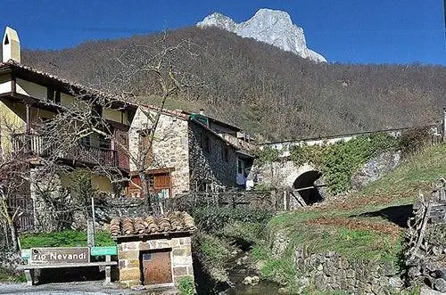 Эспинама в Либане