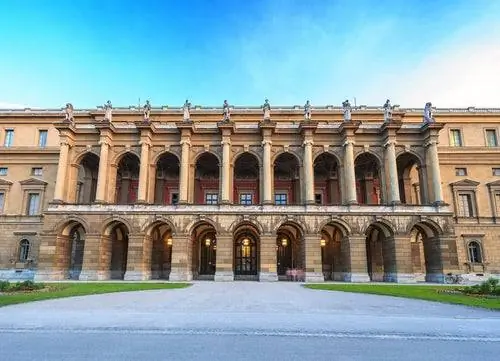 Мюнхенская резиденция, классическая немецкая трезвость