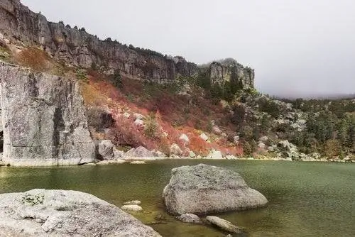 Черная лагуна в Сории