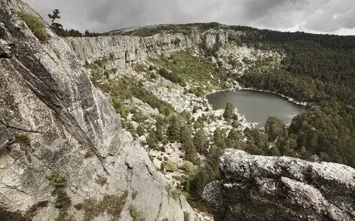 Черная лагуна, захватывающее место в Сории