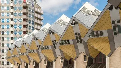 Желтые кубические дома в Роттердаме