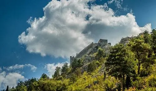 Замок Благаг