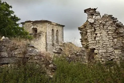 7 самых любопытных заброшенных городов Испании