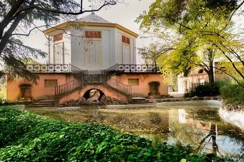 Сады Эль Капричо в Мадриде