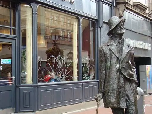 Статуя Джеймса Джойса в Дублине