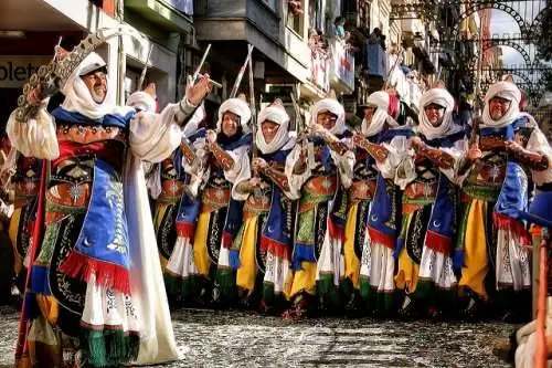 Экскурсия по самым зрелищным фестивалям Испании