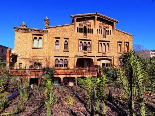 Колония Гуэль в Барселоне, жемчужина модернизма, которую стоит открыть