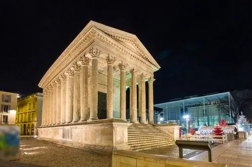 Maison Carée в Ниме