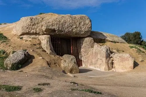 Дольмен Менга в Антекере