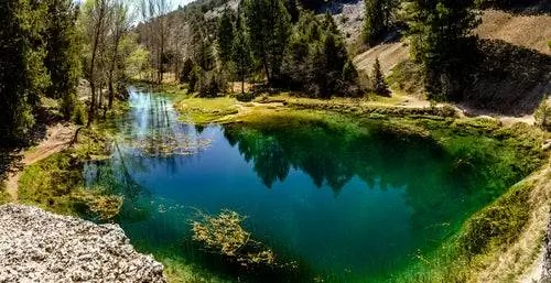 Откройте для себя природный памятник Ла Фуэнтона в Сории