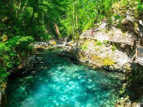 7 самых красивых природных бассейнов Европы