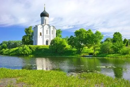 Покровская церковь на Золотом кольце России.