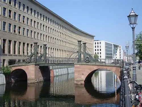Юнгфернбрюке в Берлине