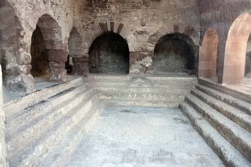 Римские бани в Кальдес-де-Монбуи в Барселоне