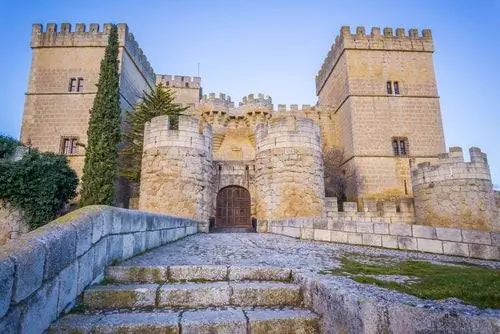 Замок Ампудия