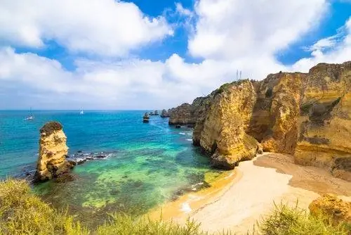 Пляж Дона Ана в Португалии