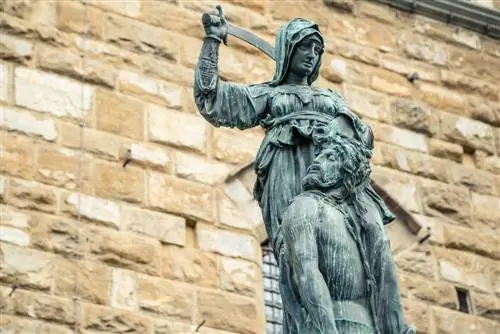 Юдифь и Олоферн Донателло.