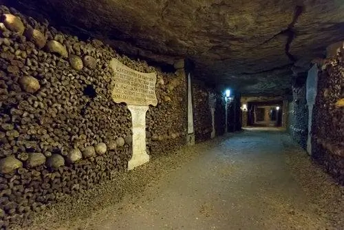 Парижские катакомбы