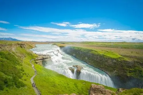 Водопад Гюдльфосс одно из мест, которые стоит увидеть в Исландии.