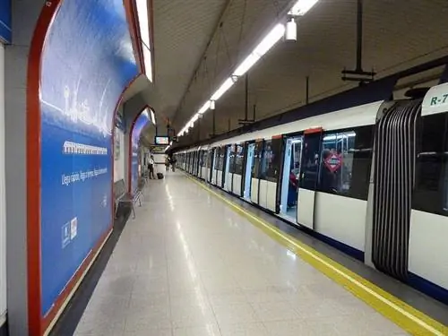 Платформа мадридского метро