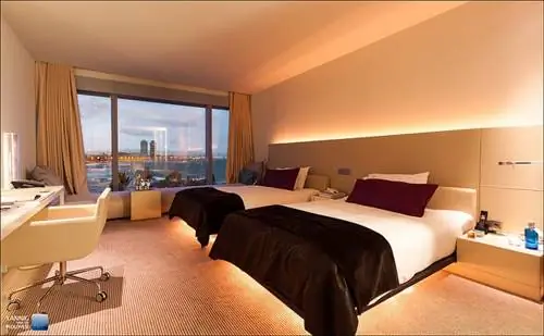 Номер W в Барселоне