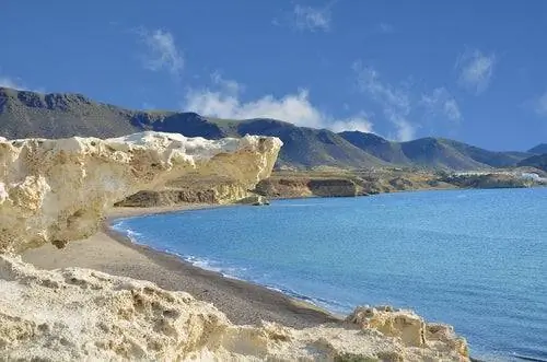 Пляж Эскульос в Кабо-де-Гата