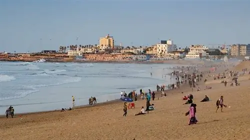 Посещение пляжа - одно из развлечений в Касабланке.