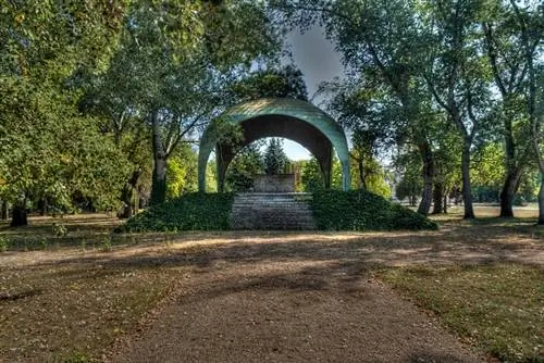 Сад Каройи в Будапеште