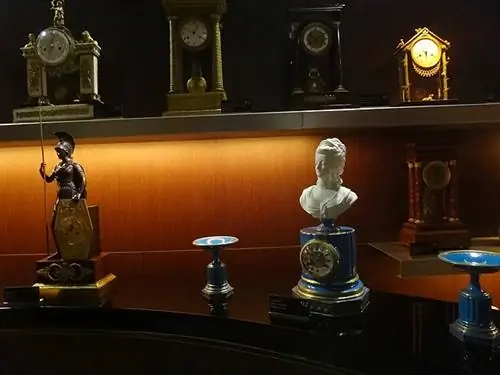 Часы во Дворце Времени в Херес-де-ла-Фронтера