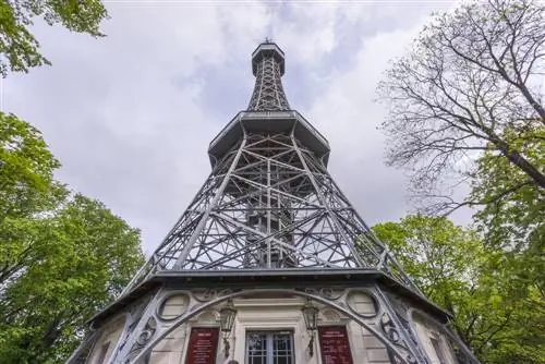 Петршинская башня в Праге