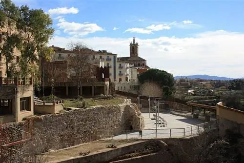 Кальдес-де-Монбуи, лучшие места для посещения