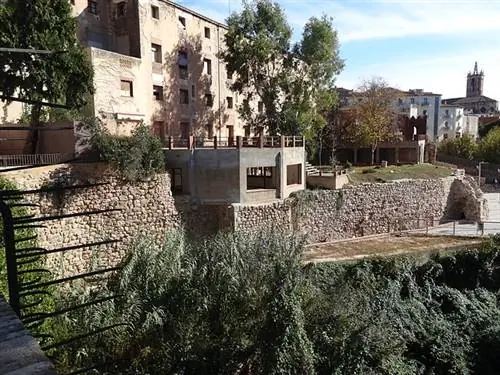 Стена Кальдес де Монбуи